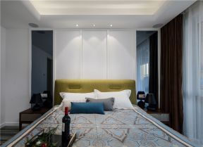 现代风格118平米三居室卧室装修效果图案例