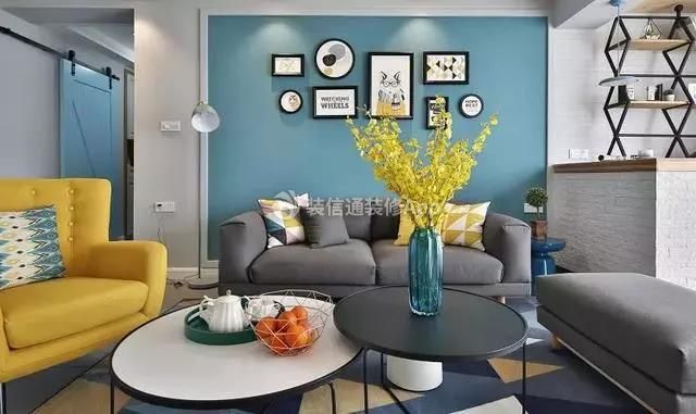 91平欧式风格客厅沙发装修效果图片欣赏