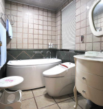 94平米二居地中海风格卫生间浴缸装修实景图