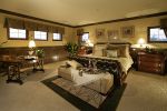 别墅700平欧式古典风格卧室床头装修图