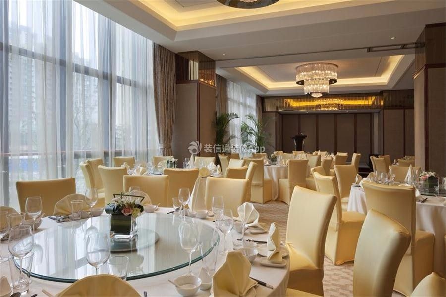 现代风格2700平米酒店餐厅餐桌设计图片