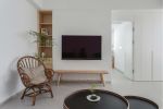 现代风格70平米两居室客厅藤质圈椅效果图片