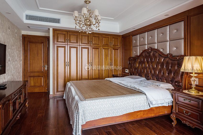 跃层250平新古典风格卧室床头装修效果图