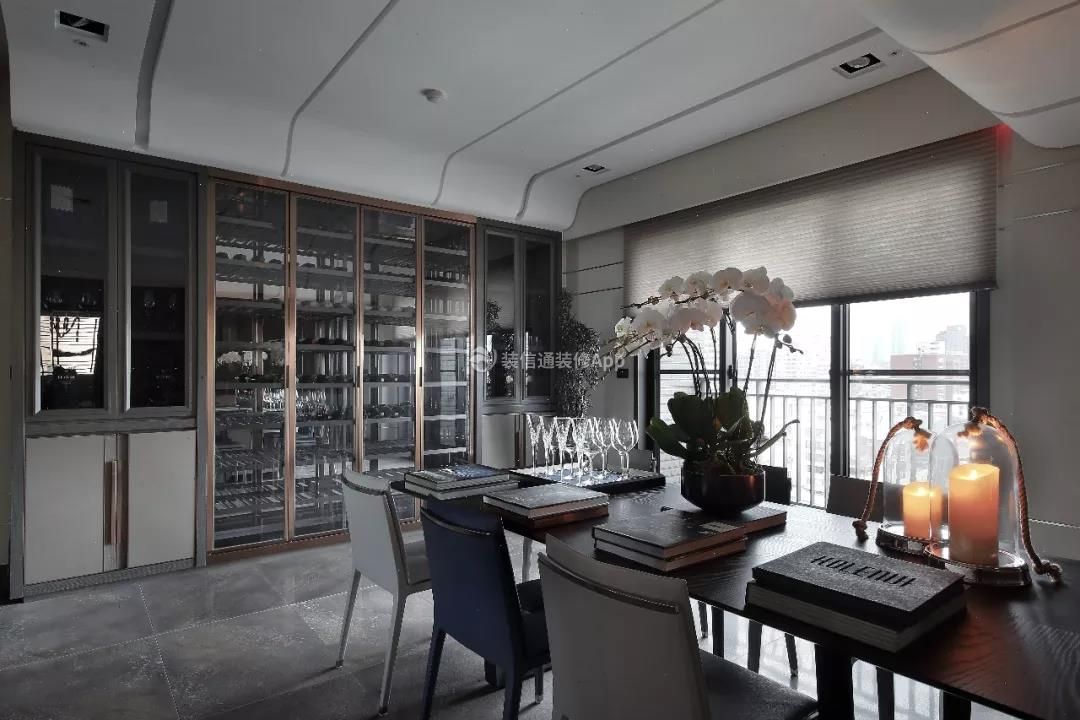 240平米大平层港式风格餐厅玻璃门效果图欣赏