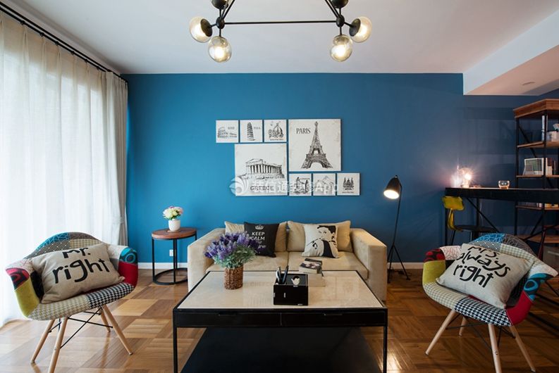 80平米二居现代北欧风格客厅蓝色背景墙效果图