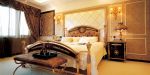 欧式风格200平米别墅卧室床尾凳装修实景图