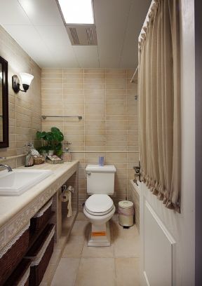 经典美式风格86平二居室卫生间马桶效果图片欣赏