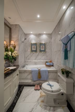 美式风格106平米三居室卫生间浴缸装修效果图片