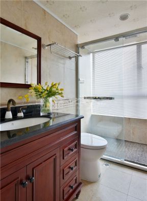 140平现代温馨风格卫生间浴室柜装潢设计图