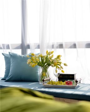 140平现代温馨风格卧室飘窗装饰效果图片
