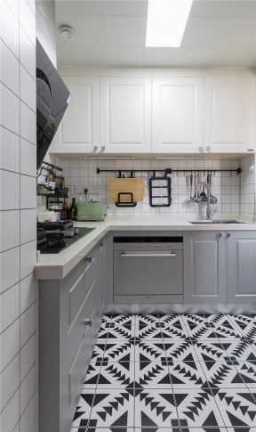现代风格112平三居室厨房地板装修效果图