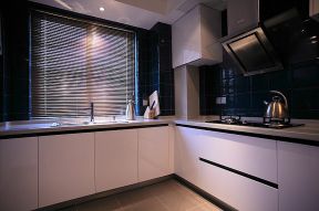 现代风格98平三居室厨房装修效果图