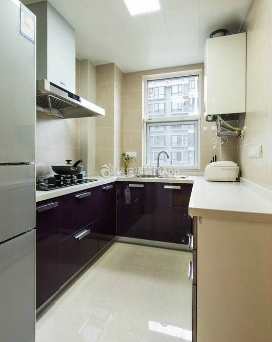 100平米現(xiàn)代風(fēng)格三室兩廳廚房油煙機(jī)裝修效果圖