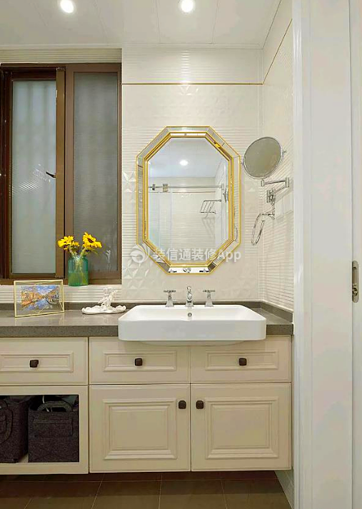 美式风格三室一厅卫生间面盆装修效果图欣赏
