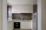 105平方米现代三居厨房橱柜装修设计图