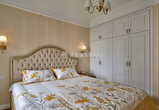 98平米现代美式三居卧室床头背景墙装修图片