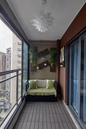 阳台沙发  阳台地面设计 植物墙装饰装修效果图