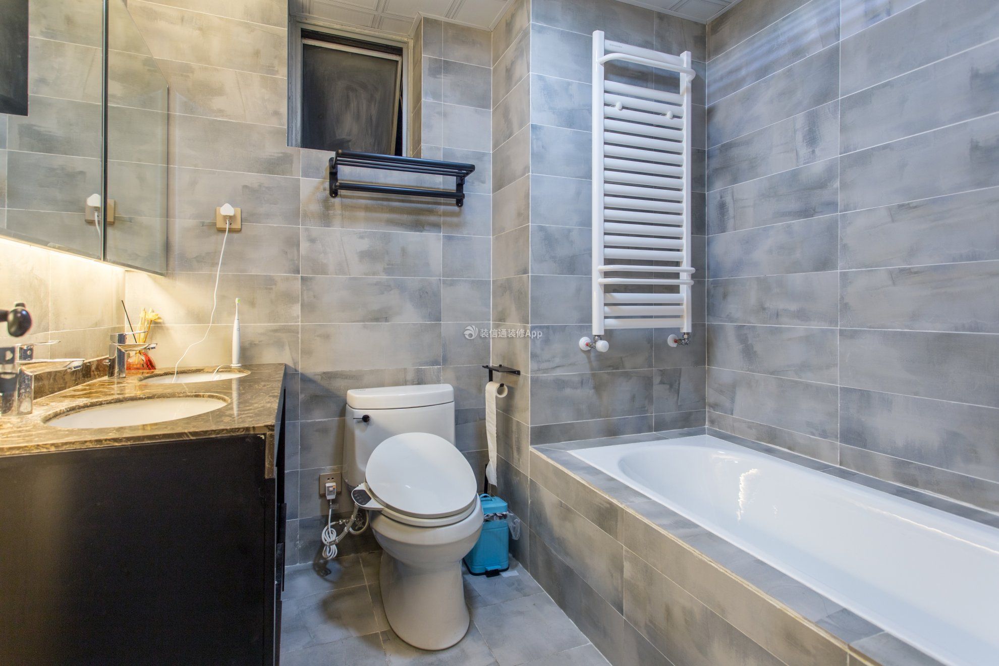 成都100平米现代风格房屋卫生间浴缸装修图片