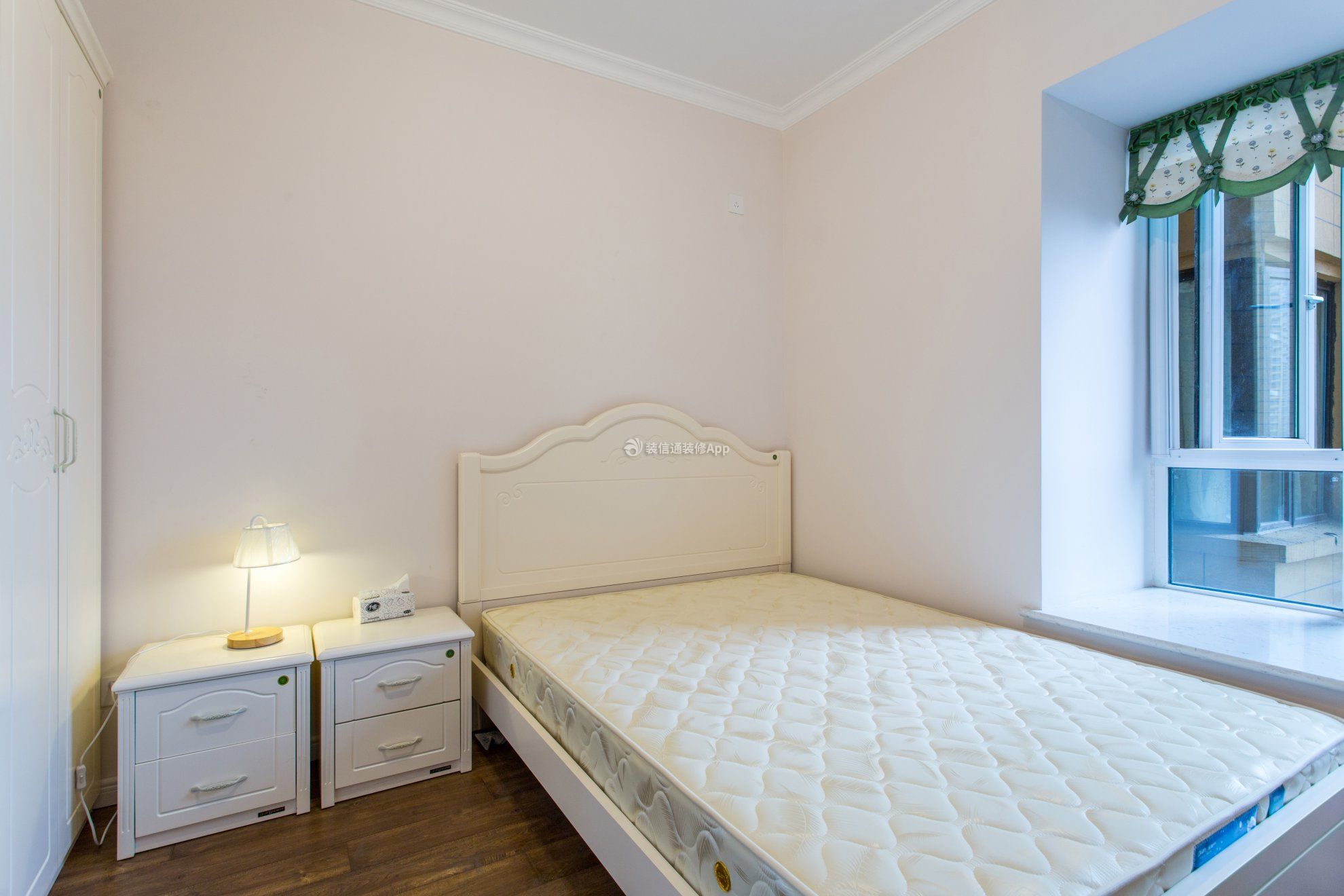 成都100平米现代风格房屋卧室简单装修设计图片 