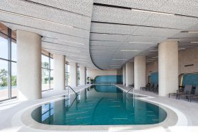 成都现代风格高级酒店室内泳池设计装修图
