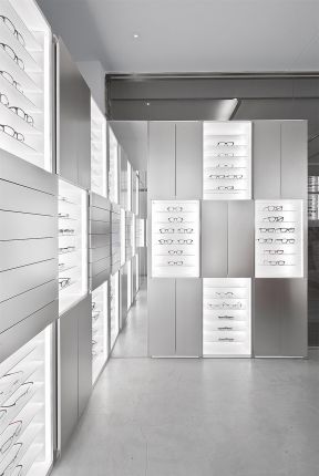 成都现代风格眼镜专卖店展示柜设计装修图片