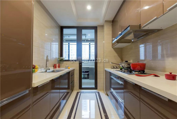 远达·尚东美域168平三居室混搭风格厨房装修效果图