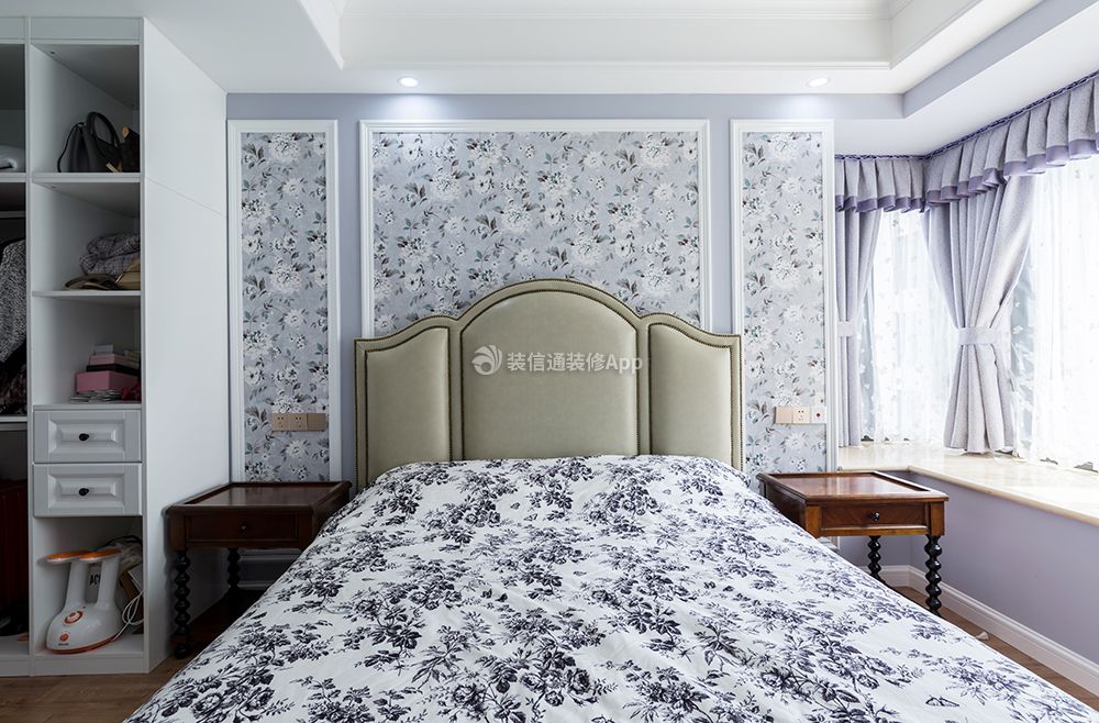 成都美式风格家庭卧室花纹壁纸装修图