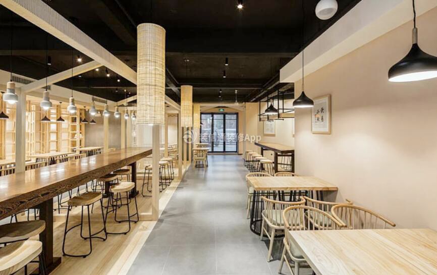 杭州餐饮店铺大厅木质桌椅装修设计效果图
