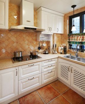 成都家庭美式风格室内厨房装修效果图大全2023
