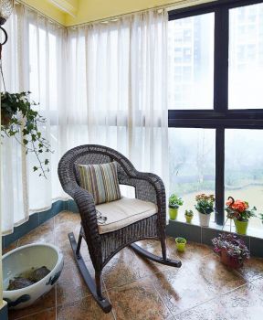 成都家庭现代风格室内休闲阳台装修布置图片