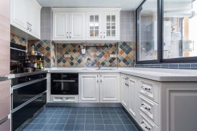 欧式风格厨房装修效果图 欧式风格厨房装修  厨房地砖的颜色图片