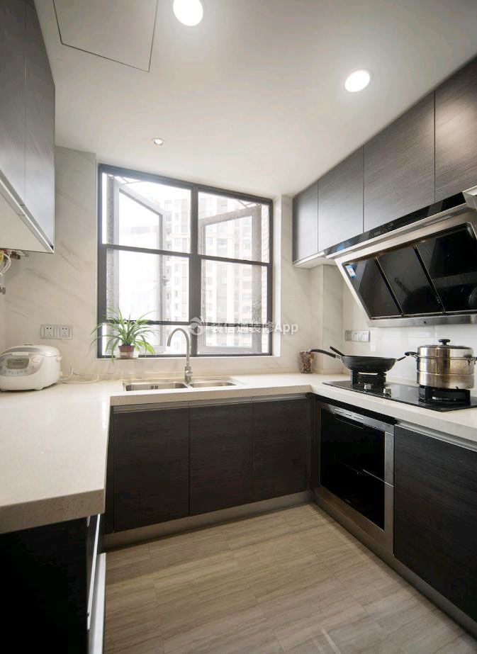 2023合肥现代风格家庭厨房橱柜装修设计图