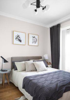 合肥北欧风格新房卧室床头背景墙挂画图片