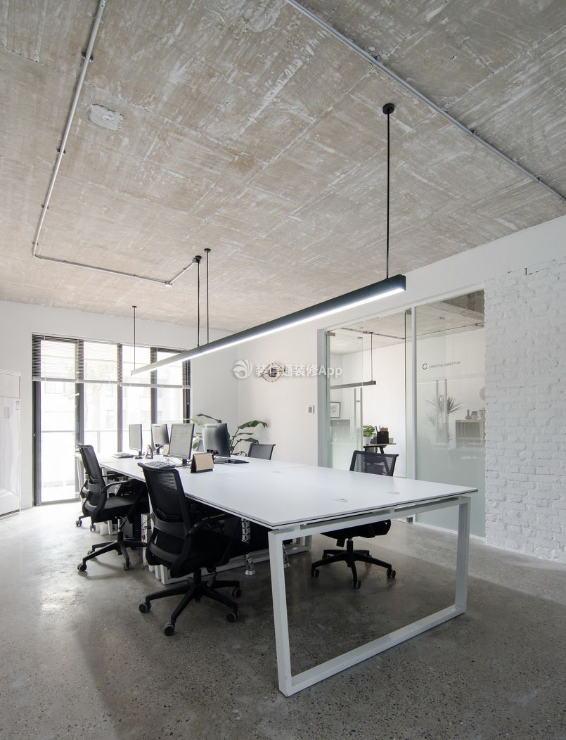 合肥写字楼装修工业风格办公室吊顶图片