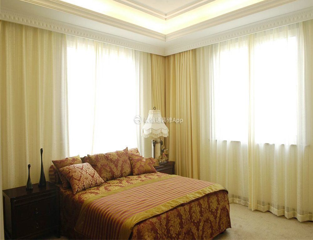 天津家庭别墅卧室窗帘装修装饰效果图片