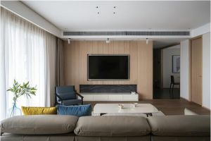 现代风格装修实木沙发