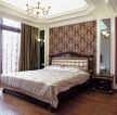 2023深圳高级别墅卧室床头壁纸设计效果图片 