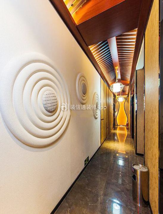 上海足浴店室内走廊背景墙装修设计图片