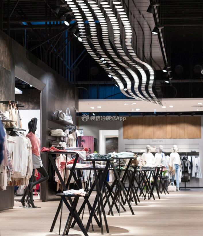 上海购物中心服装店吊顶设计效果图片