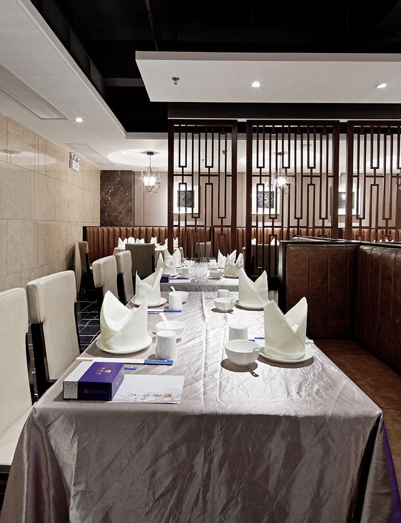 上海中餐厅大堂隔断装修设计图片2023