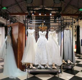 上海300平婚纱礼服店铺装修设计图片-每日推荐