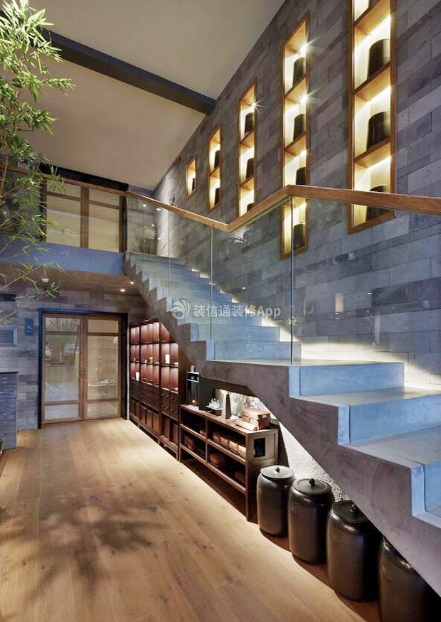 2023上海茶馆室内楼梯玻璃扶手装修图