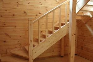 楼梯扶手什么木材好