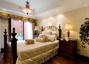 卧室床头柜设计 美式卧室装饰效果图 美式卧室装修效果图 
