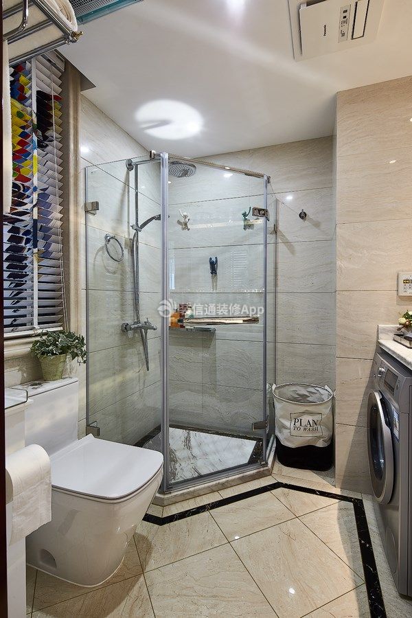 南京三室二厅卫生间玻璃淋浴房装修设计