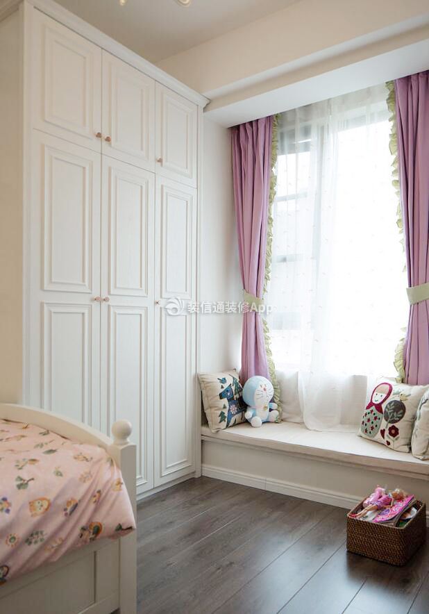 欧式公主房粉色窗帘装饰效果图
