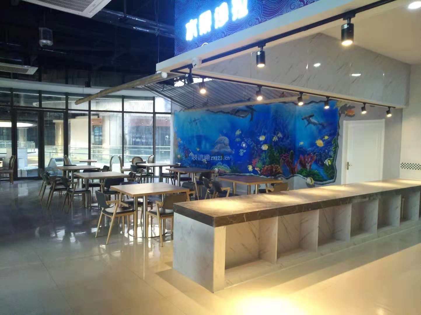 海鲜餐厅装修 餐厅灯池图片