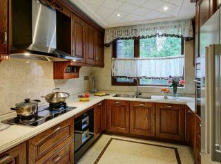 福州美式风格别墅厨房装修设计图片
