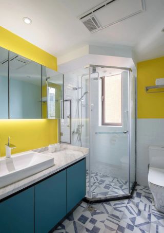 132平房子卫生间淋浴房简单装修效果图