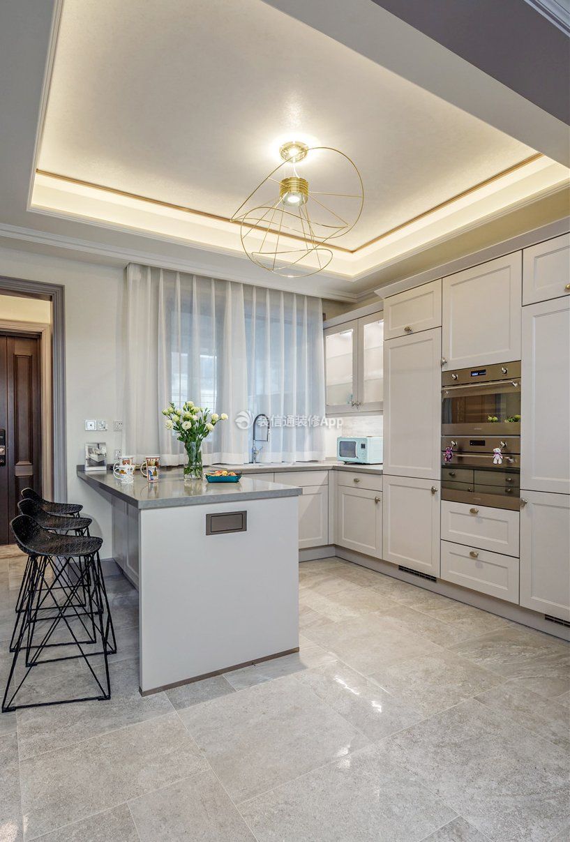 现代风格别墅开放式厨房装修设计图片